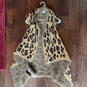 Leopard vest